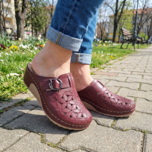 Дамско анатомично сабо КОД АН-6351-бордо
