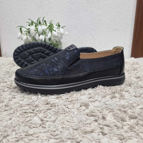 Дамски обувки КОД 30-451-черен
