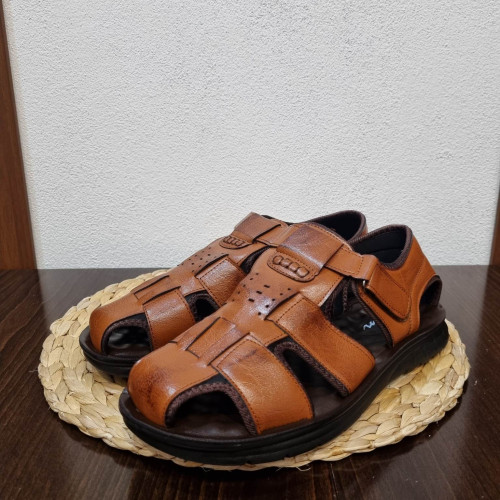 Мъжки сандал код Z-389-кафяв